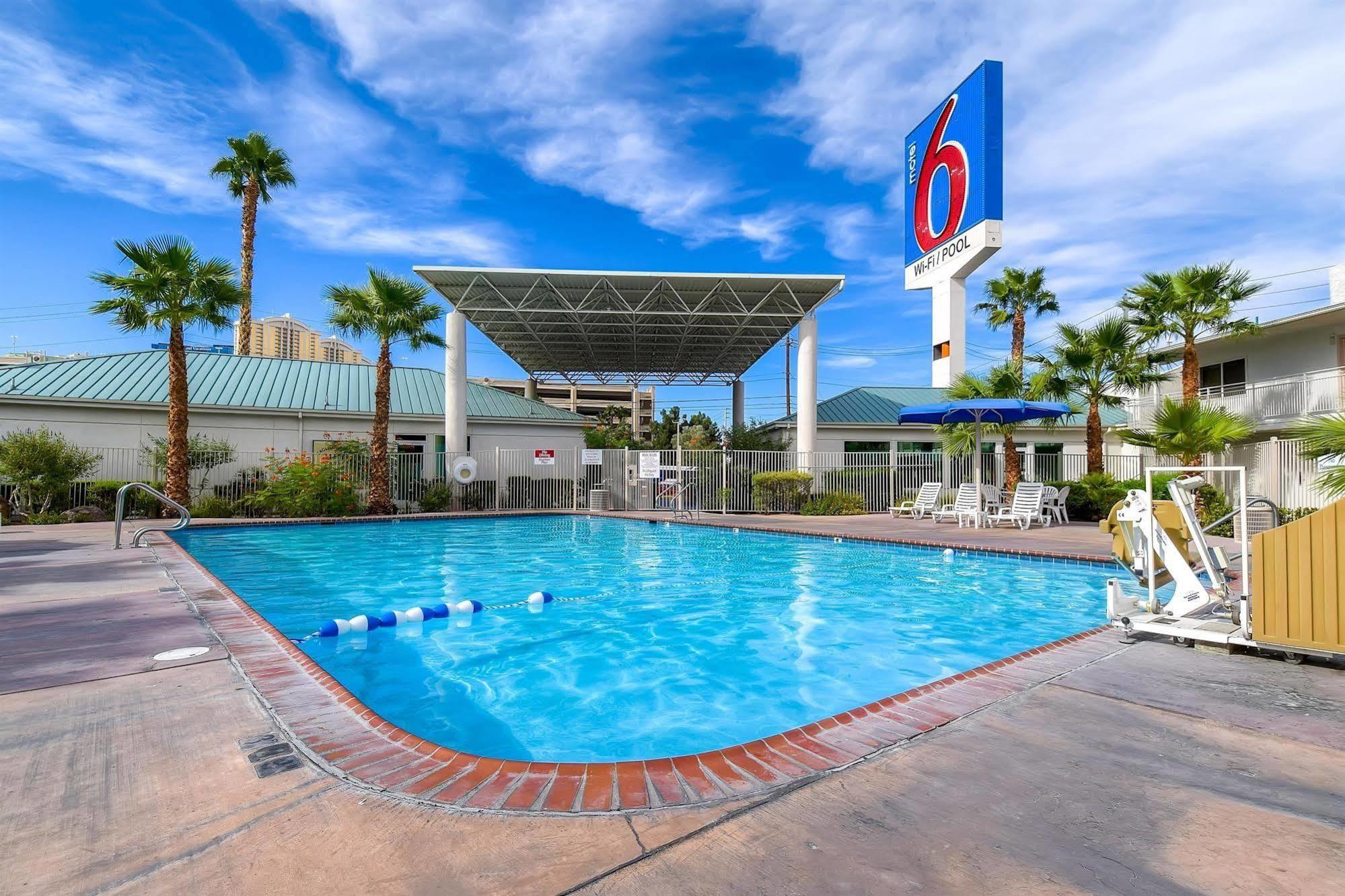 Hotel 6-las Vegas, Nv - Tropicana 2*